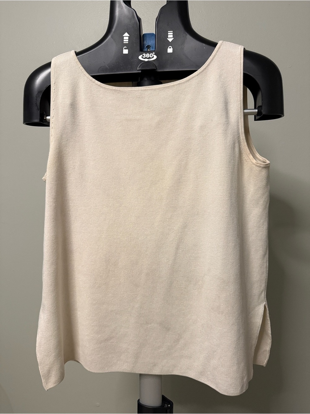 Chico's Cream Scoop Neck Tank Top